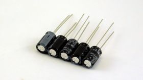 Zestaw 5 kondensatorów elektrolitycznych 100 µF/35V
