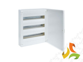 Rozdzielnica natynkowa 54 modułowa 3x18M drzwi pełne IP40 golf VS318PD HAGER