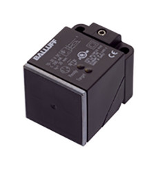 Czujnik zbliżeniowy M12 Indukcyjny 20 mm BALLUFF Wpuszczany 10 → 30 V DC długość 40mm w obudowie prostokątnej