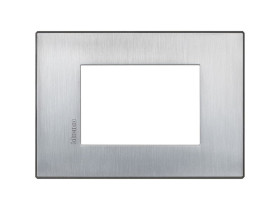 AXOLUTE Ramka 1 pojedyncza prostokątna AIR 3 moduły chrom szczotkowany HW4803CRS LEGRAND