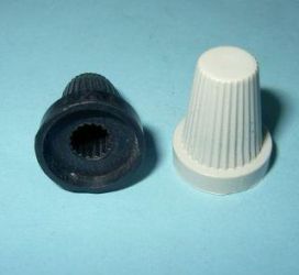 FI-8 POKRĘTŁO-GAŁKA NA MOLETOWANĄ OŚ