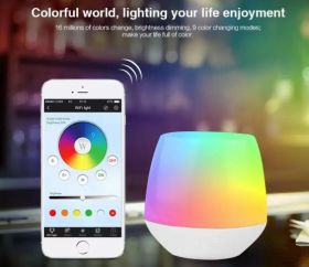 LAMPKA MI.LIGHT WIFI STR.TELEFONEM,TABL.