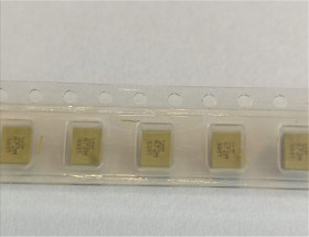 (100szt.) 4,7uH 1812 390mA 0,65R 20% dławik B82432-A1472-M S+M