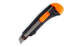 Nóż Wzmocniony Plastikowy, 18 Mm Z Ostrzem Segmentowym (23-002)