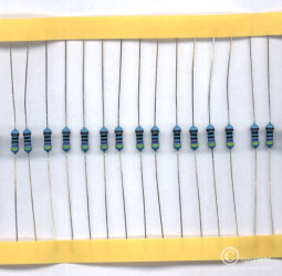 REZYSTOR 0,6W 470 ohm (50 SZTUK)