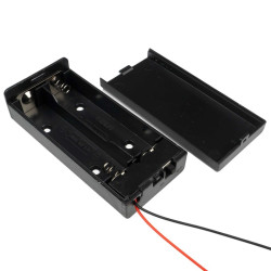 Koszyk na 2 ogniwa 18650 połączone szeregowo z wyłącznikiem 2S 2x18650 8.4V