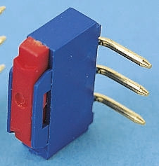 Przełącznik suwakowy, SPDT, montaż PCB, 12V, 500 ma przy 12 V ac, -40 → +85°C, APEM
