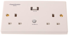 Gniazdo z wyłącznikiem różnicowoprądowym, 13A, BS 1363, l. ścieżek: 2, Pasywny, 30mA, Montaż powierzchniowy, 230 V AC 2