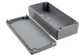 Obudowa Poliester wzmacniany włóknem szklanym szerokość zew. 160 mm długość zew. 361 mm wys. zew. 90 mm Hammond