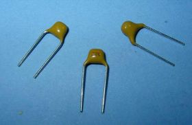 220nF KOND.MONOLITYCZNY 100SZT