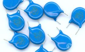 3,3nF/X1-250V AC; Y2-500V AC r=7,5mm KONDENSATOR (10 SZTUK)