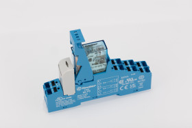 Przekaźnik interfejsowy elektromechaniczny 24V Finder SPDT 16A Szyna DIN bieguny 1