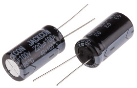 Kondensator 220μF 100V dc Radialny, Otwór przelotowy RS PRO roztaw: 5mm 13 (Dia.) x 26mm