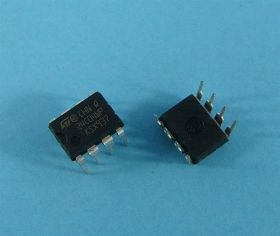24C04 DIP-8 8x512 EEPROM