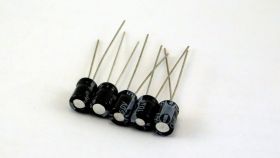 Zestaw 5 kondensatorów elektrolitycznych 10 µF/50V