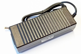 Zasilacz impulsowy desktop 12V / 10A wtyk DC 5,5/2,5