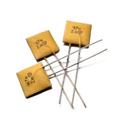 kondensator cer. 47nF/ 50V R:5mm obudowa 13x13mm 10 sztuk