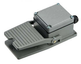 Przełącznik nożny pojedynczy bez obudowy 15A nacisk 3,2kg P1-BO