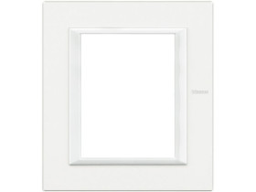 AXOLUTE Ramka 1 pojedyncza prostokątna 3+3 moduły AXOLUTE biały HA4826HD LEGRAND