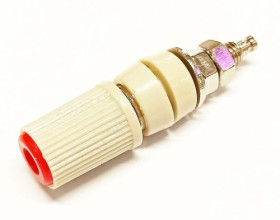 24.827.1 gniazdo bananowe 60V / 24A, M5, czerwony