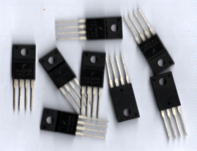 5V 1A 78R05 KA78R05 TO-220/4 FAIRCHILD IZOLOWANY STABILIZATOR Z RESETEM