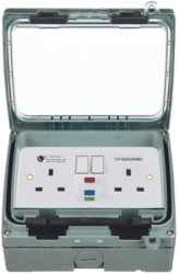 Gniazdo z wyłącznikiem różnicowoprądowym, 13A, Typ G - brytyjski, l. ścieżek: 2, Aktywny, 30mA, Montaż powierzchniowy,