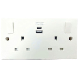 Dencon 4420NB Switched Socket 2-Gang &#x2B; 2 USB A/C Ports 13A