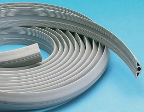 Most kablowy szerokość: 27 mm długość: 9m szer. wew: 8 x 5mm RS PRO