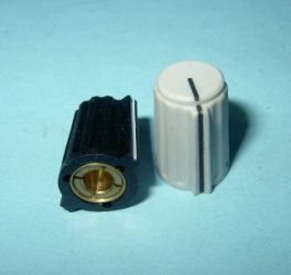 GAŁKA CZARNA 10mm/4mm OŚ