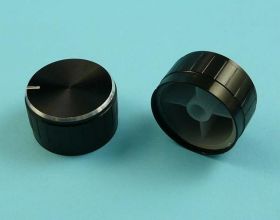 GAŁKA CZARNA 30mm FI=6mm