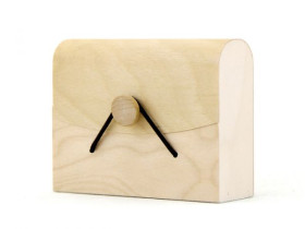 Lightweight Buckle Wood Case - 100x80x34 mm