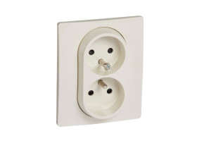 NILOE Gniazdo podwójne zaciski śrubowe z przesłoną kremowe 764641 LEGRAND