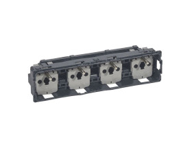 CELIANE Gniazdo poczwórne z uziemieniem zespolone 067128 LEGRAND