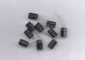 2,2uF/400V/105C (OPAK. 10 SZT.) KONDENSATOR ELEKTROLITYCZNY