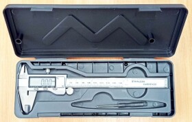 Suwmiarka metalowa elektroniczna z etui 150mm