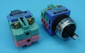 AR2-211KB PRZEŁ.OBROT.ON-OFF 6A/230V