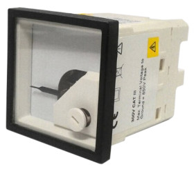 Amperomierz analogowy panelowy AC zakres 0 → 5A wysokość wycięcia: 48mm wartość 5A Sifam Tinsley