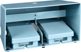 Przełącznik nożny Schneider Electric Metal Chwilowy wł.-wył. 240V 3 A; 270 mA 2NC+2NO IP66