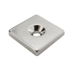 Magnes neodymowy kwadratowy 20x20x4mm z otwór 9/4mm - MAG158