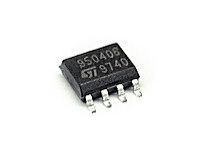 Pamięć szeregowa EEPROM SPI 4k M95040 SO8 (SMD) ST (zam.25C040)