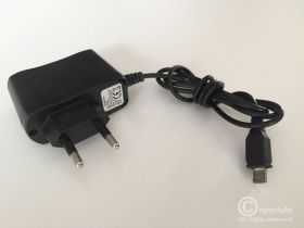 ŁADOWARKA SIECIOWA 5V 0,5A WTYK MICRO USB MANTA (LAD05005-TEL)