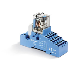 Przekaźnik z interfejsem 12V ac Finder 4PDT 7A Szyna DIN bieguny 4 Wciskane