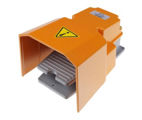 Przełącznik nożny pojedynczy z pełną obudową 15A nacisk 3,2kg P1-PZ