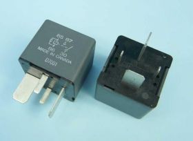 12V 50A/16V G8JR-1A7T-R-GM1 OMRON PRZEK