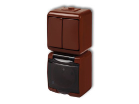 JUNIOR IP54 Wyłącznik podwójny świecznikowy z gniazdem pojedynczym z uziemieniem (klapka dymna: bez przesłon) brązowy 4WGHP-2d K