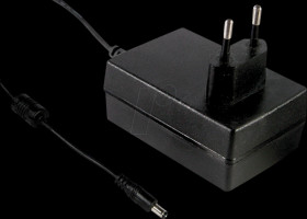 GSM18E09-P1J Steckernetzteil, 18 W, 9 V, 2 A, medical