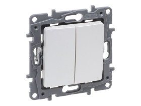 NILOE SELECTION Wyłącznik schodowy podwójny 10AX perła 762402 LEGRAND