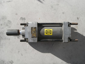 Siłownik pneumatyczny fi 63 x 40 Prema