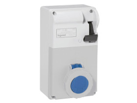 P17 Zestaw zasilający z rozłącznikiem 16A/230 v/2p+z ip55 056621 LEGRAND