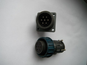 SzP-7m wtyczka + WSz-7G uchwyt agregatowy hermetyczny